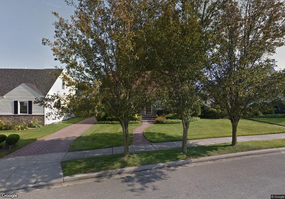 70 Yorkshire Rd, New Hyde Park, NY 11040 - photo 1