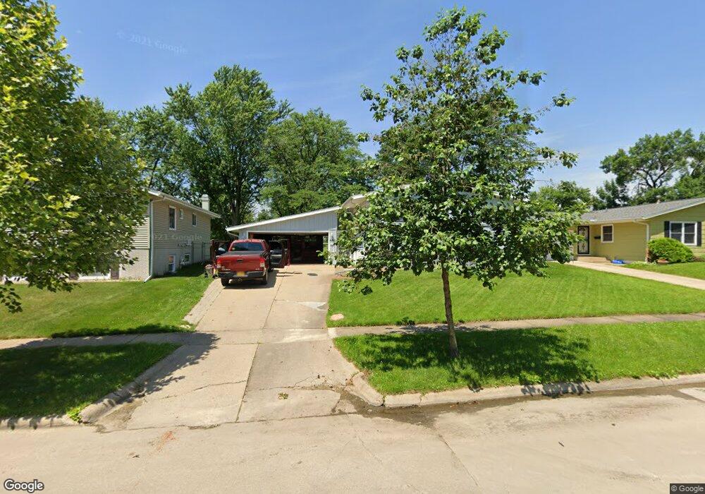 4543 Twin Pine Dr NE, Cedar Rapids, IA 52402 - photo 1