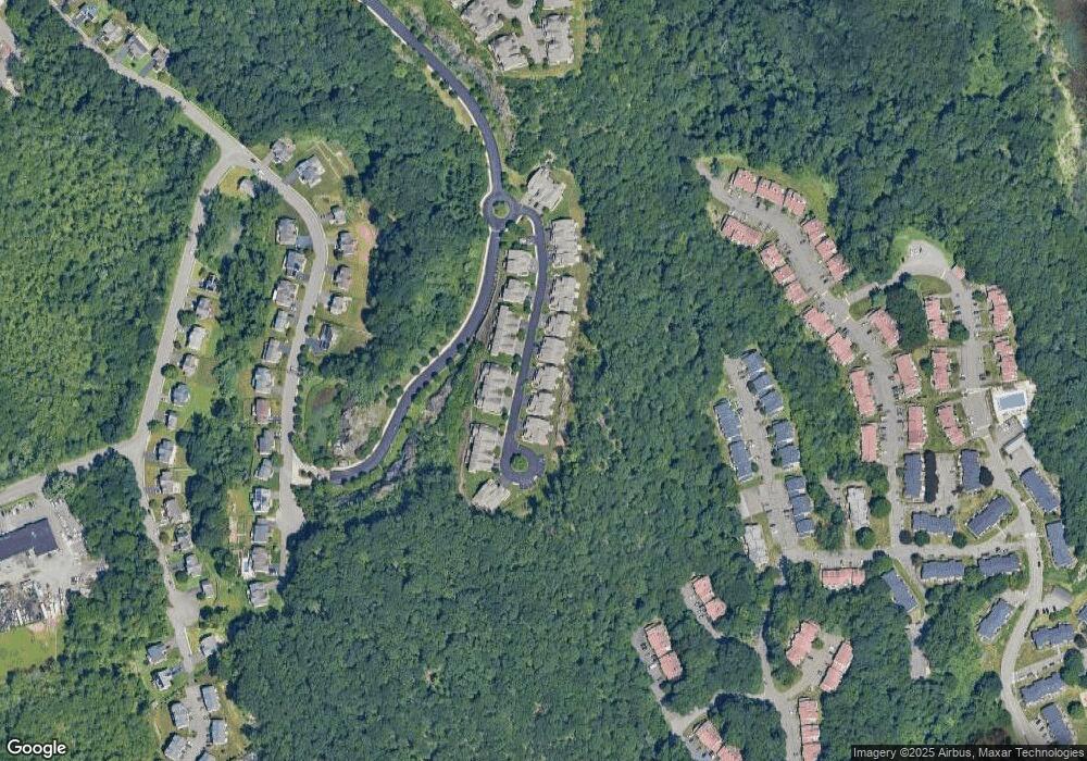 32 Hunting Ridge Ln unit 24, Bethel, CT 06801 - photo 1