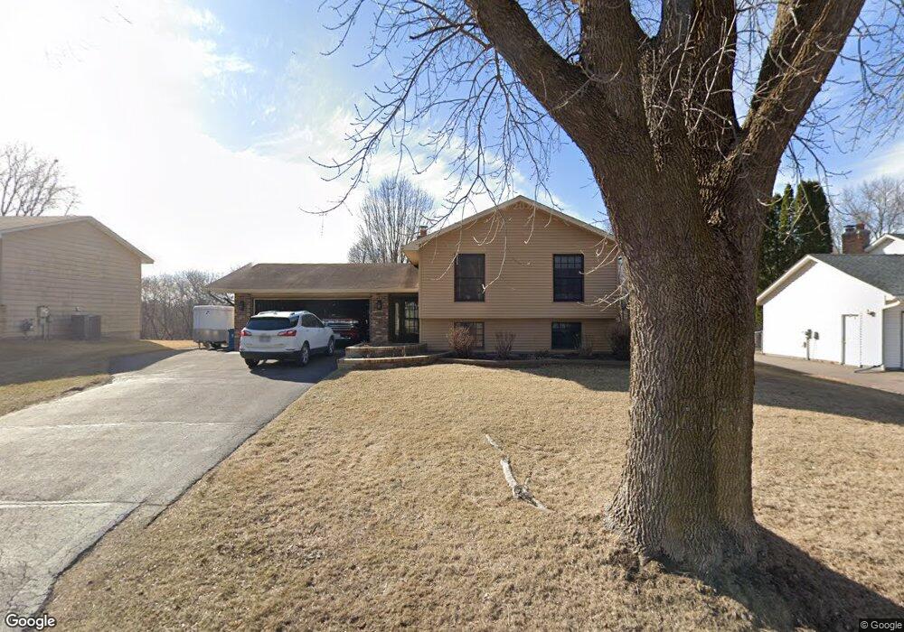 10673 Wellington Ln N, Maple Grove, MN 55369 - photo 1