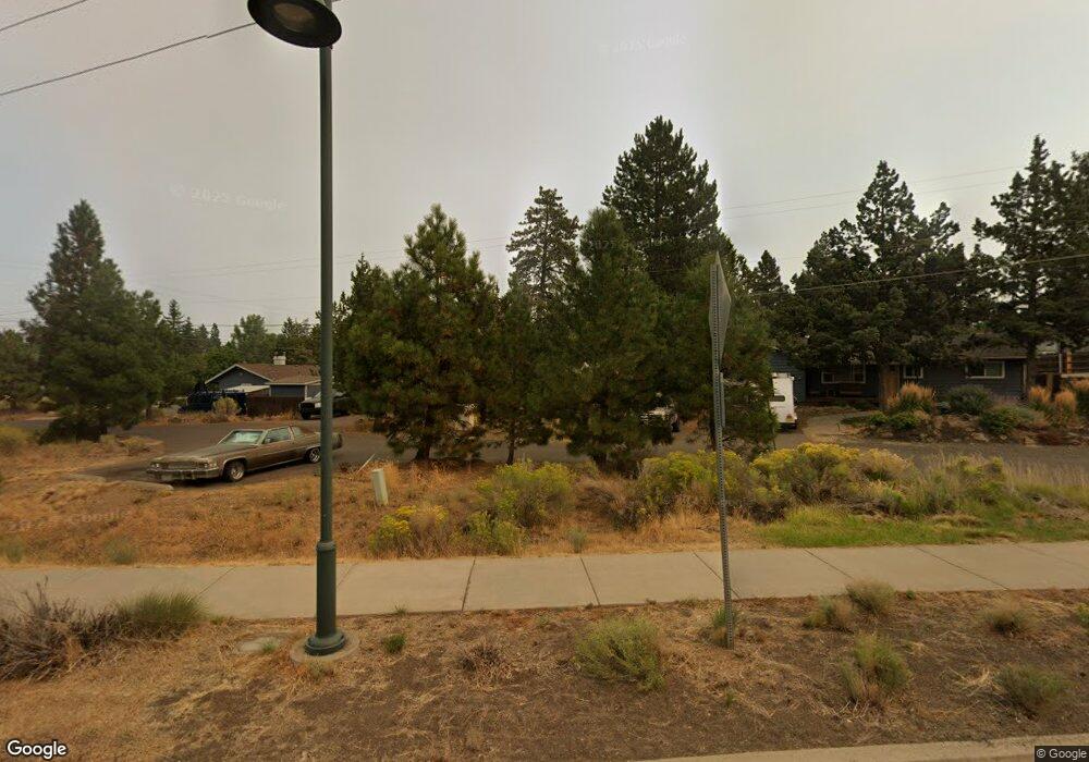 24 SE 15th St, Bend, OR 97702 - photo 1