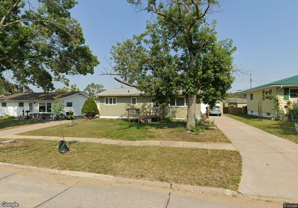 205 Josephine Ln NW, Cedar Rapids, IA 52405 - photo 1