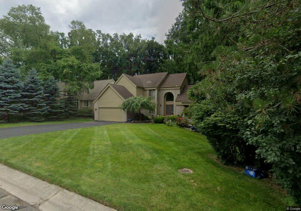 2350 Hidden Lake Ct, West Bloomfield, MI 48324 - photo 1