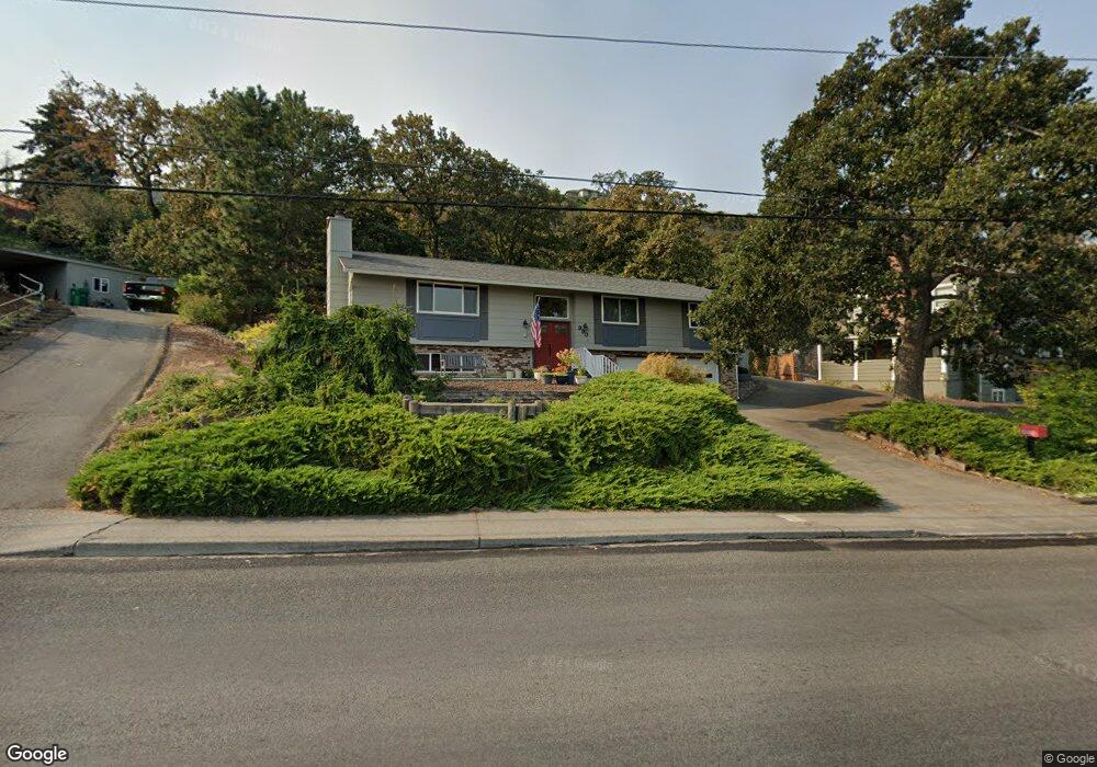 990 E 16th St, the Dalles, OR 97058 - photo 1