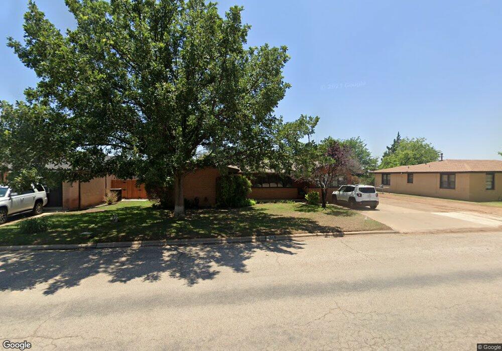 2903 W 11th St, Plainview, TX 79072 - photo 1