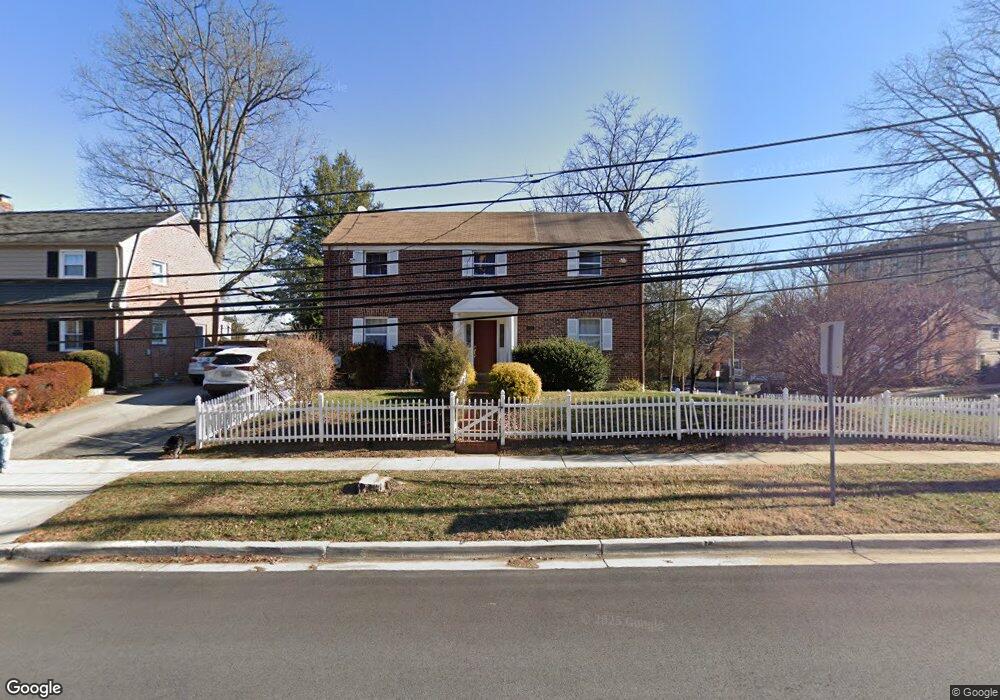 7701 Chelton Rd, Bethesda, MD 20814 - photo 1