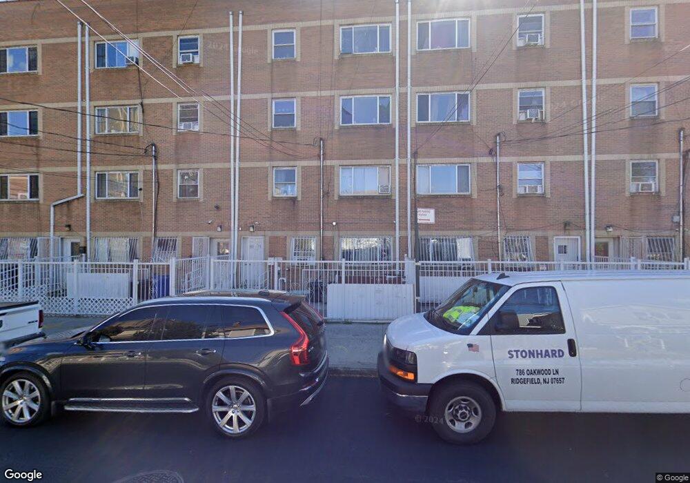 16870 93rd Ave, Jamaica, NY 11433 - photo 1