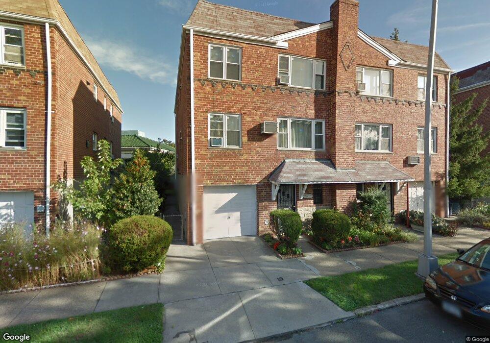 168-09 43rd Ave unit 3, Flushing, NY 11358 - photo 1