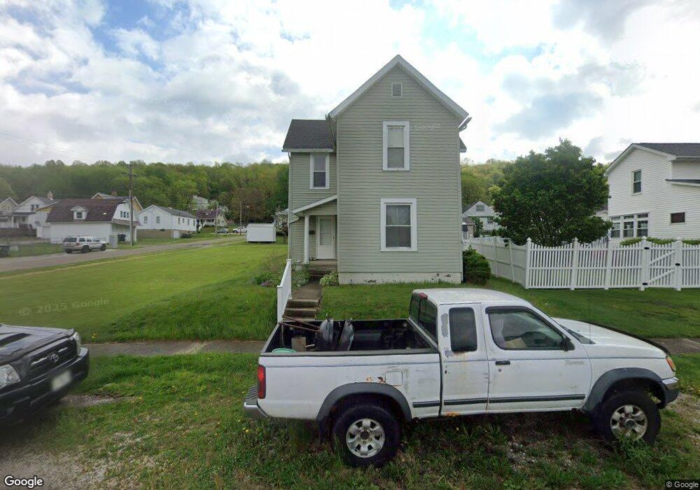 806 Fairview Blvd, Coshocton, OH 43812 - photo 1