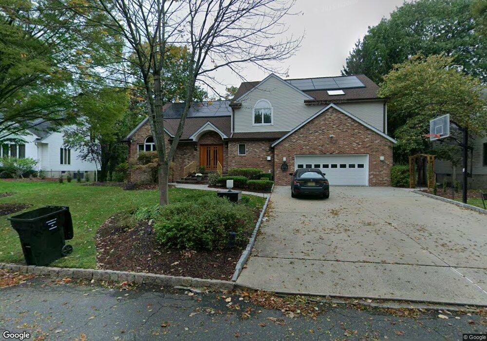 591 Mill Run, Paramus, NJ 07652 - photo 1