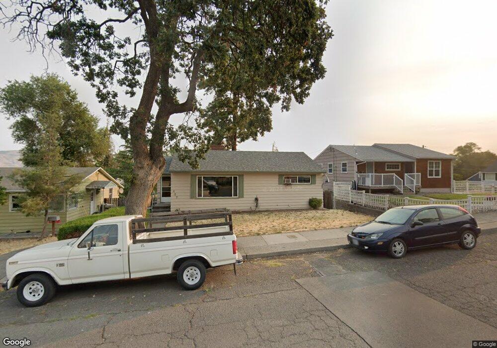 407 W 13th St, the Dalles, OR 97058 - photo 1