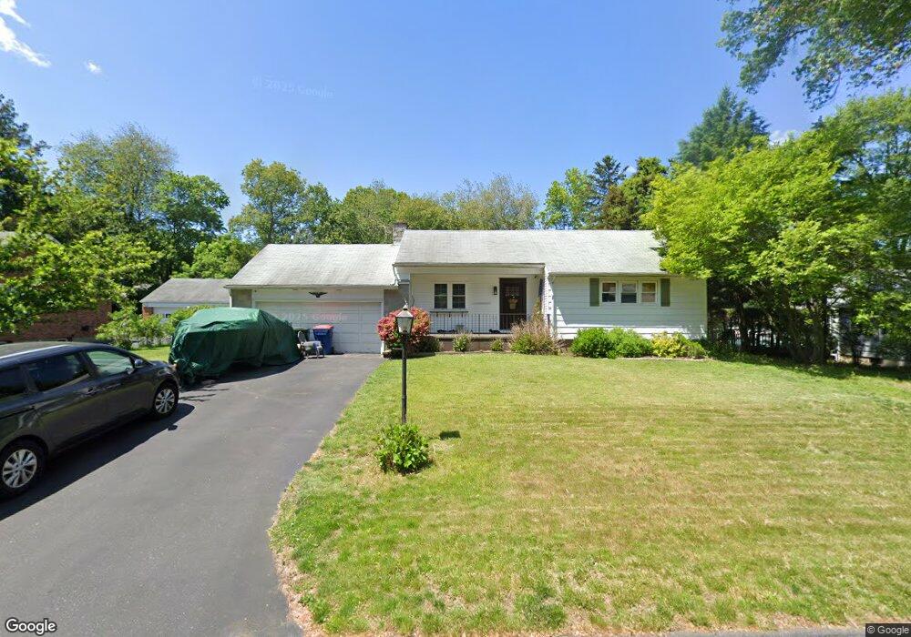 15 Garnet Rd, Trumbull, CT 06611 - photo 1
