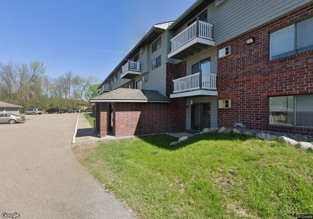 5285 Manchester Dr unit 105, Maple Plain, MN 55359 - photo 1