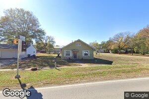 702 E 4th St, Altamont, KS 67330