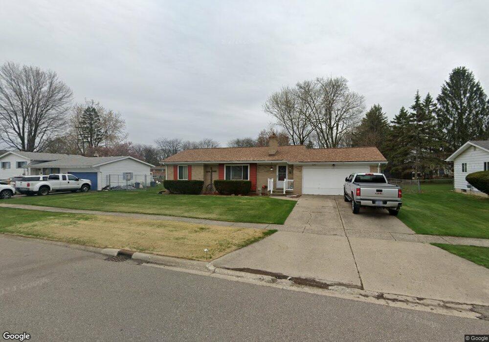 1024 Pleasantview Dr, Flushing, MI 48433 - photo 1