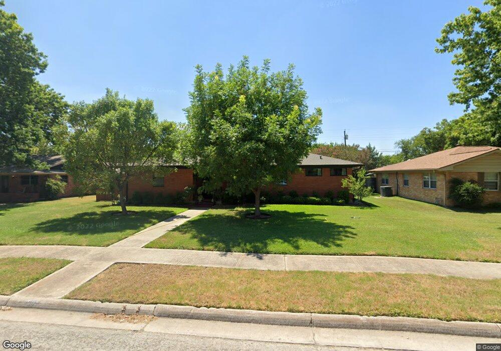 505 Meadow Dr, Gainesville, TX 76240 - photo 1