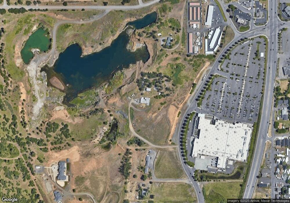 10923 Hannon Rd, Eagle Point, OR 97524 - photo 1