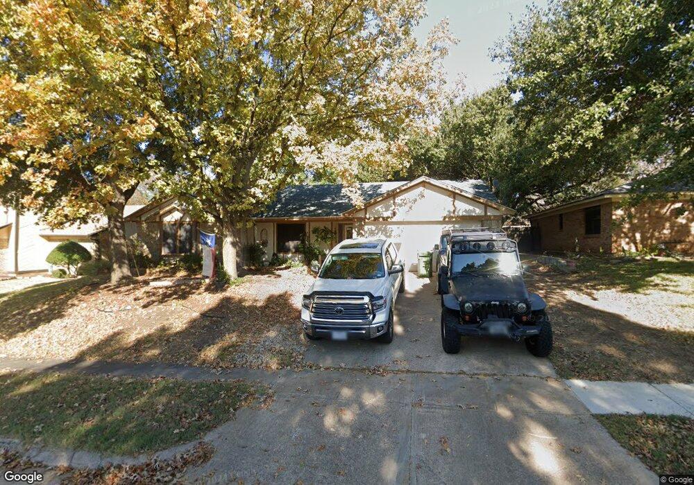 917 Clear View Dr, Bedford, TX 76021 - photo 1