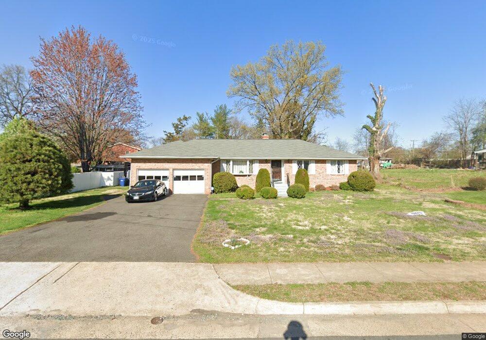 3723 Munson Rd, Falls Church, VA 22041 - photo 1