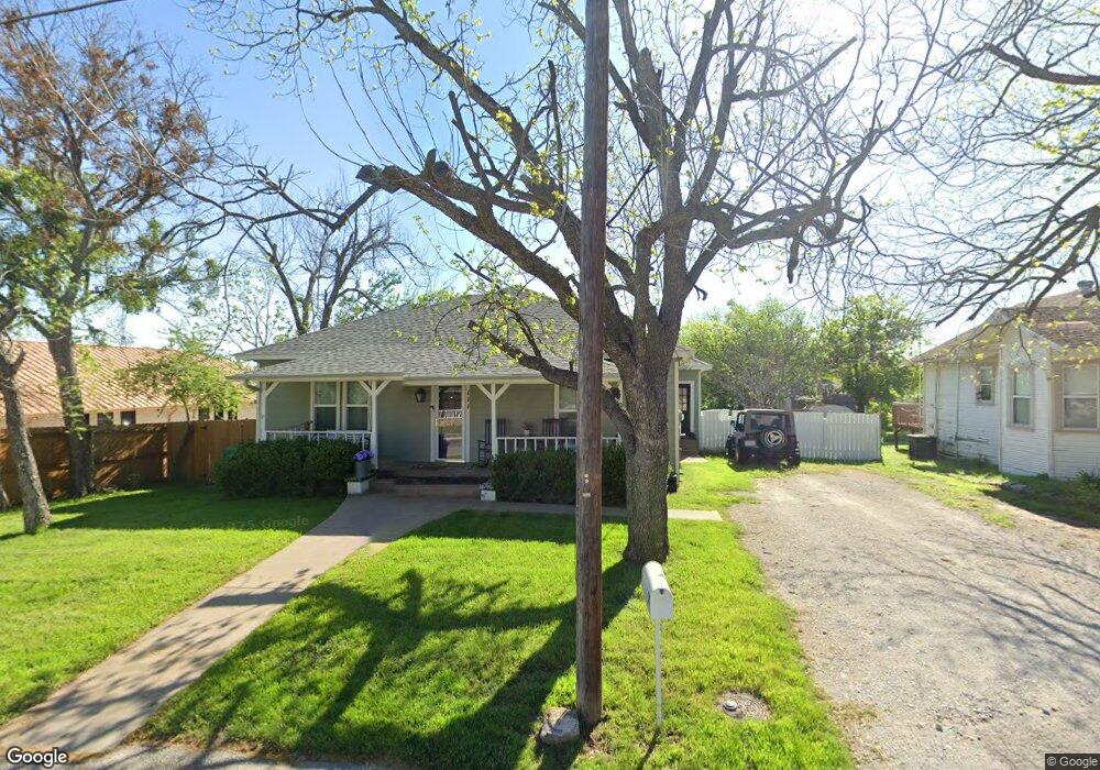 111 S Walnut St, Weatherford, TX 76086 - photo 1