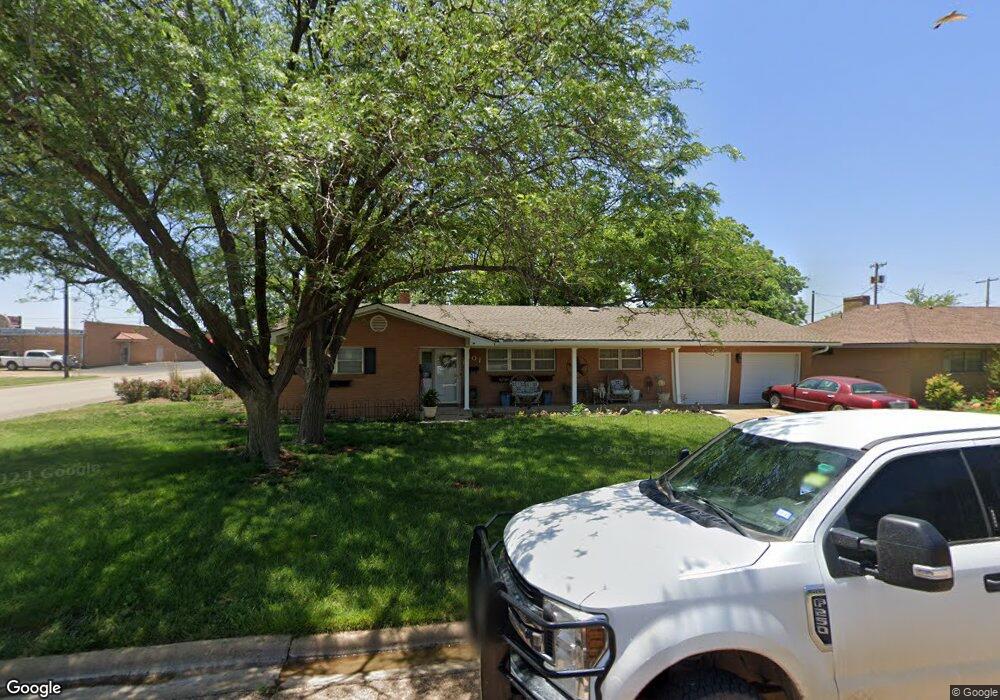 801 Itasca St, Plainview, TX 79072 - photo 1