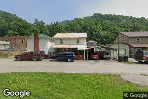 19 Wildflower St, Omar, WV 25638