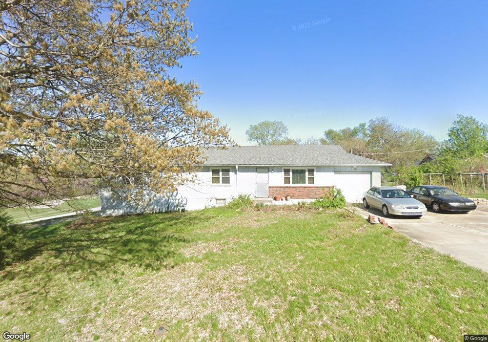 7527 Allman Rd, Shawnee, KS 66217 - photo 1