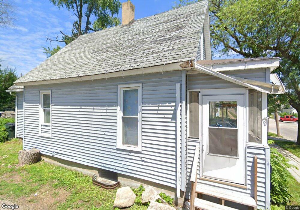 284 13th St NW, Cedar Rapids, IA 52405 - photo 1