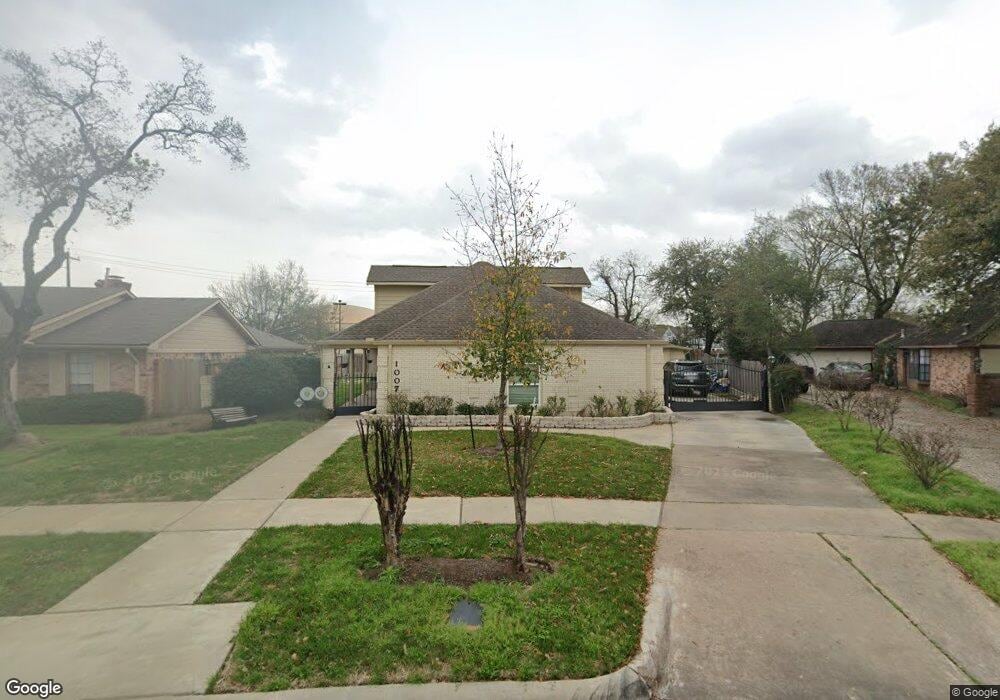 1007 Creekmont Dr, Houston, TX 77091 - photo 1