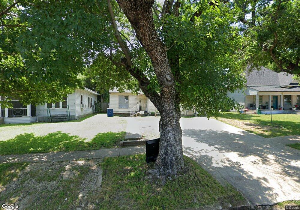 705 NW Main St, Ennis, TX 75119 - photo 1