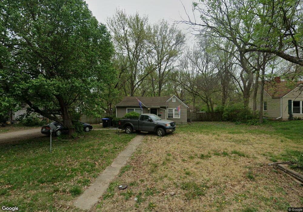 3205 SW Munson Ave, Topeka, KS 66604 - photo 1