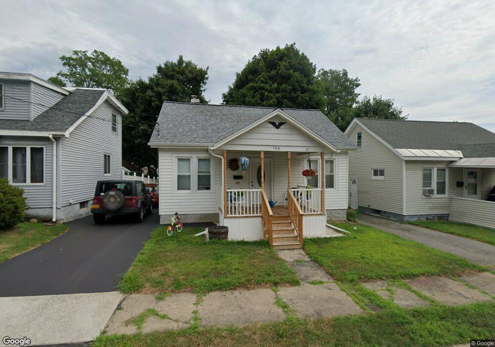 109 Pershing Dr, Schenectady, NY 12302 - photo 1