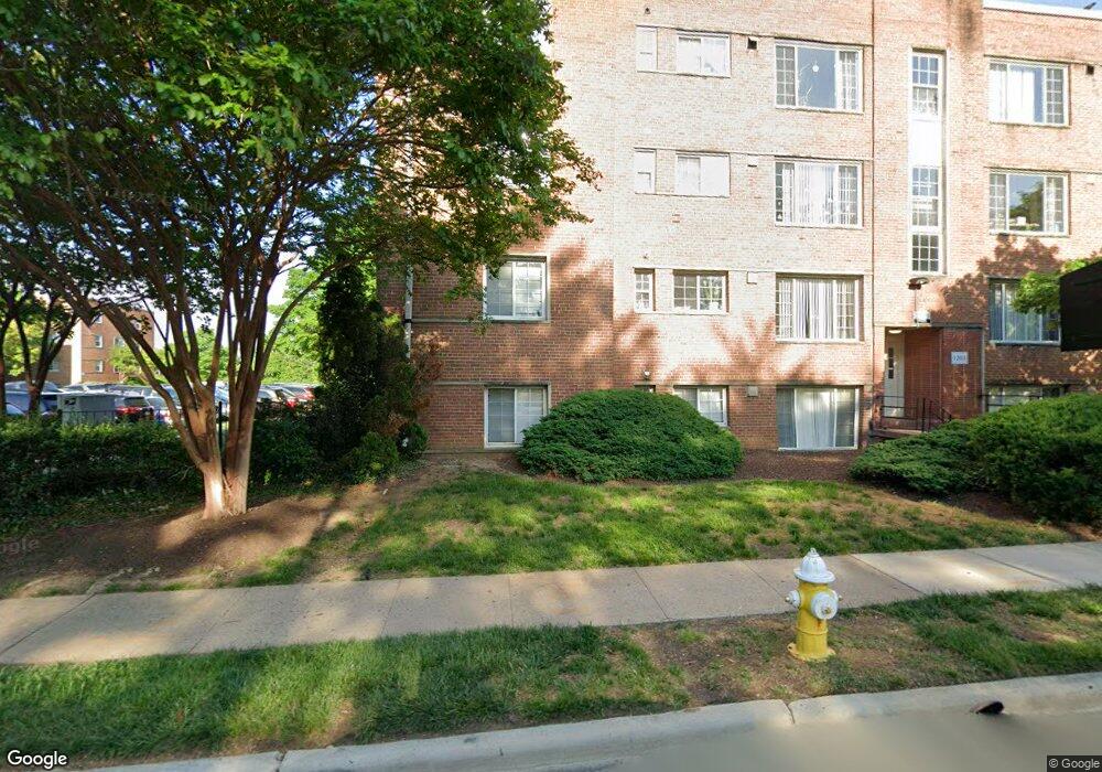 1205 N Quaker Ln, Alexandria, VA 22302 - photo 1