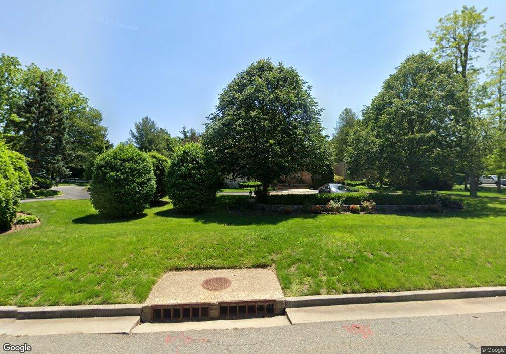 11 Pinetree Ln, Old Westbury, NY 11568 - photo 1