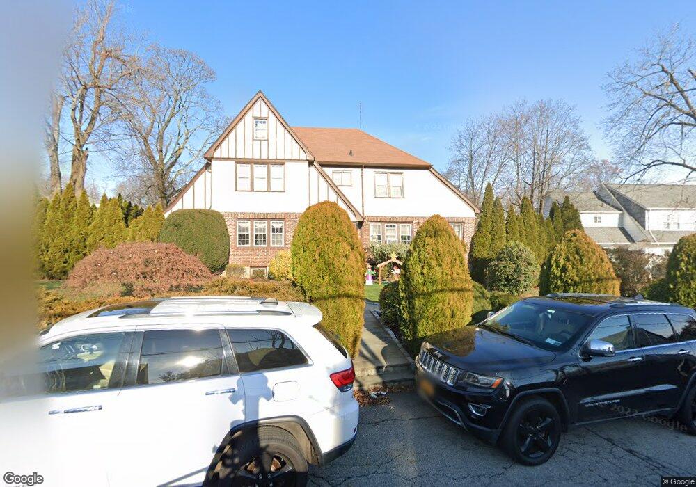 50 Emerson Ave, New Rochelle, NY 10801 - photo 1