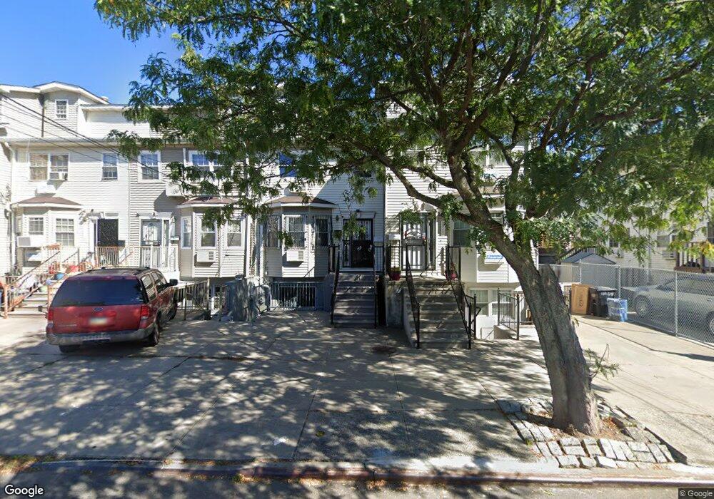 10749 165th St, Jamaica, NY 11433 - photo 1