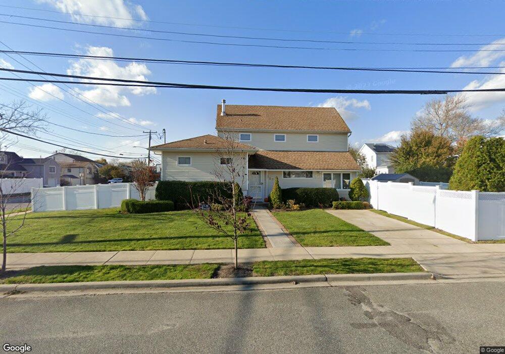 527 Carpenter Ave, Oceanside, NY 11572 - photo 1