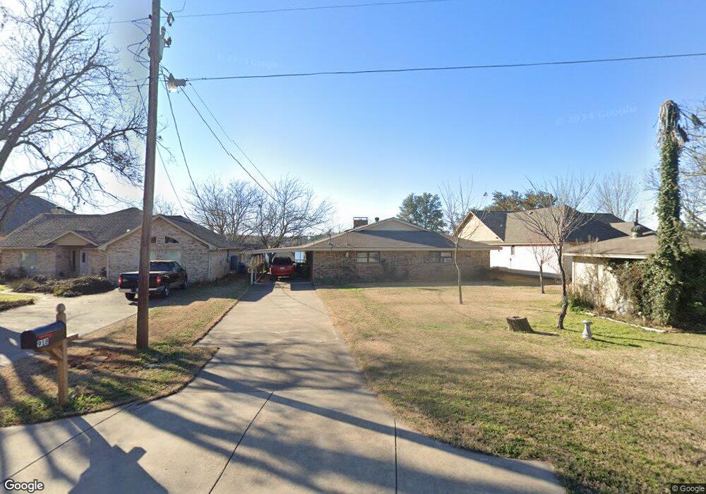 918 Thelma Dr, Granbury, TX 76049 - photo 1