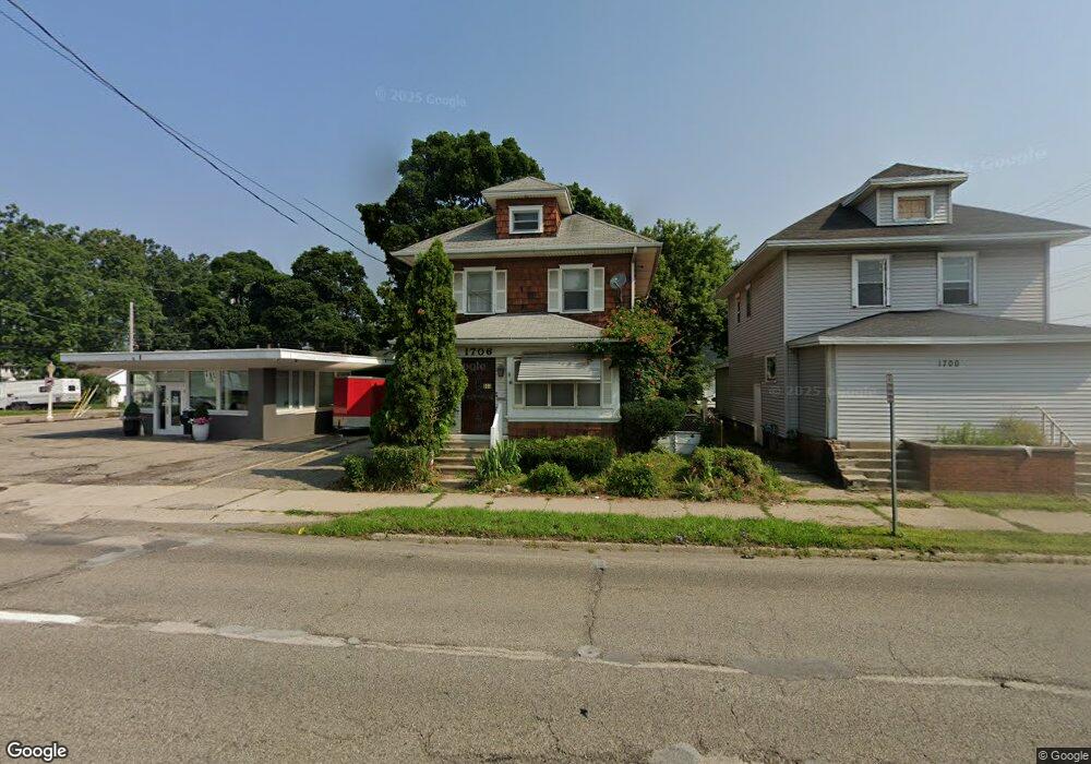 1706 W Saginaw St, Lansing, MI 48915 - photo 1