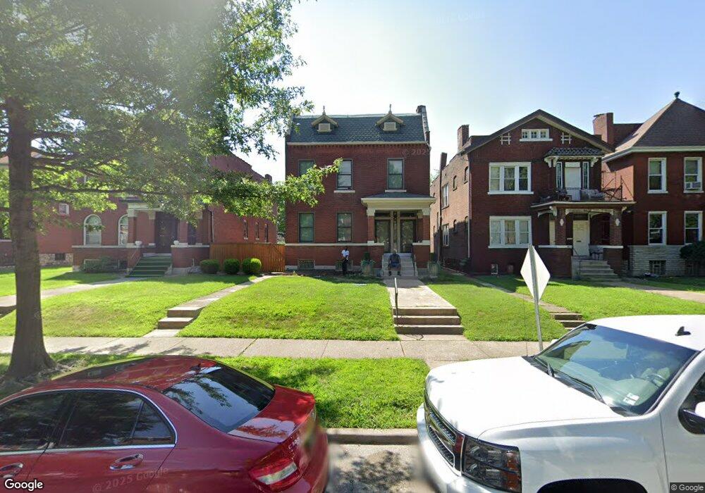 4442 Holly Ave, Saint Louis, MO 63115 - photo 1