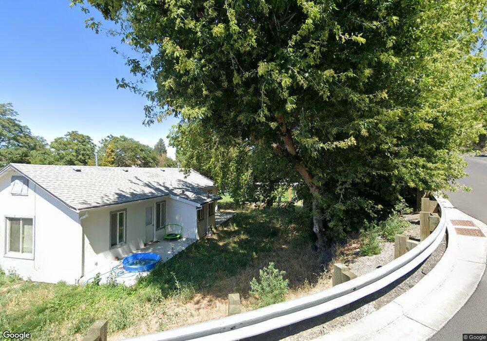 518 1/2 SW 15th St, Pendleton, OR 97801 - photo 1