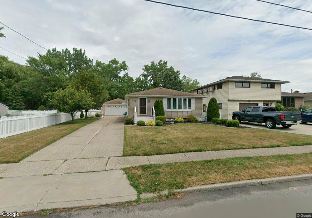 671 Shad St, North Tonawanda, NY 14120 - photo 1