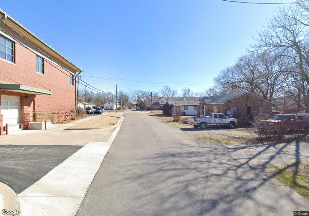 352 W Claremore St, Claremore, OK 74017 - photo 1