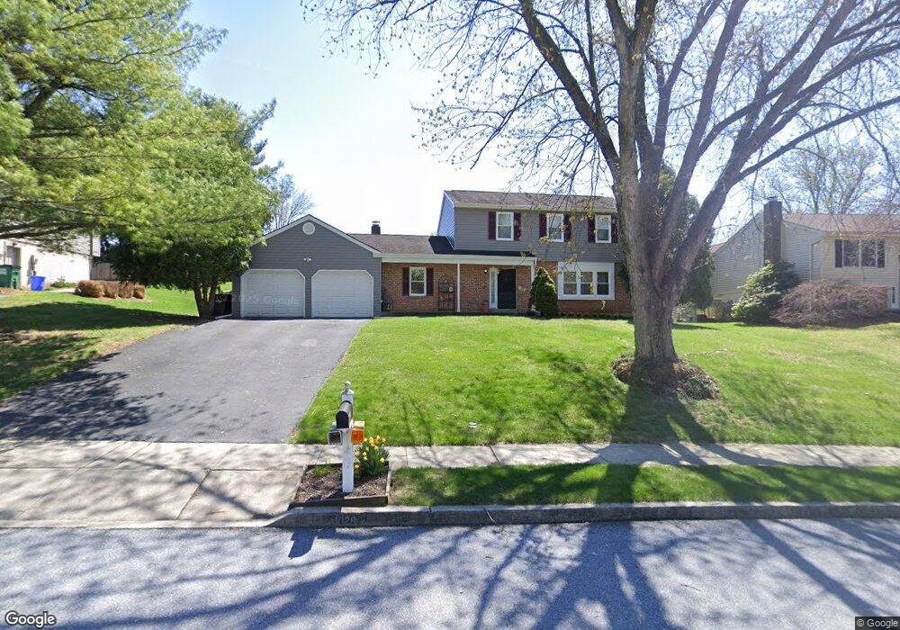 1028 Hickory Ln, Reading, PA 19606 - photo 1