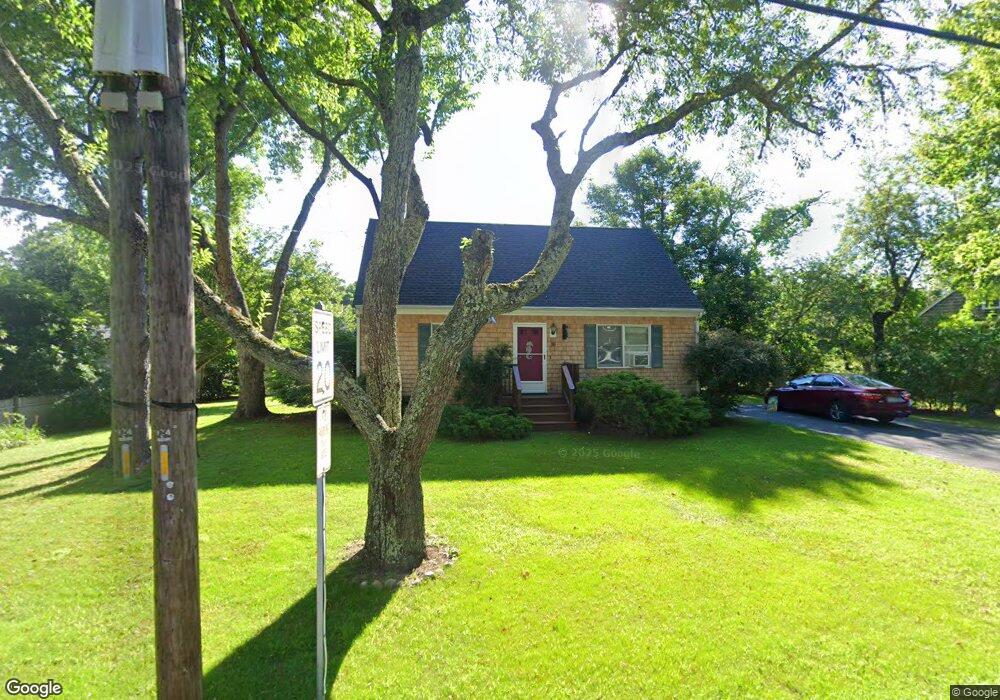 10 Shaw St, Mattapoisett, MA 02739 - photo 1