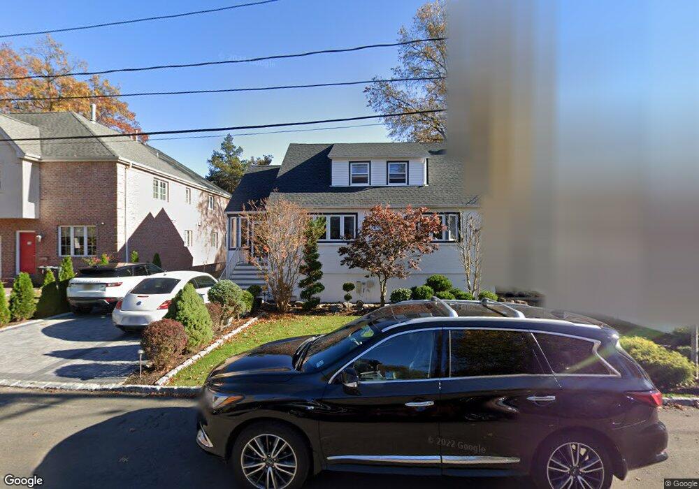 534 Lloyd St, Ridgefield, NJ 07657 - photo 1
