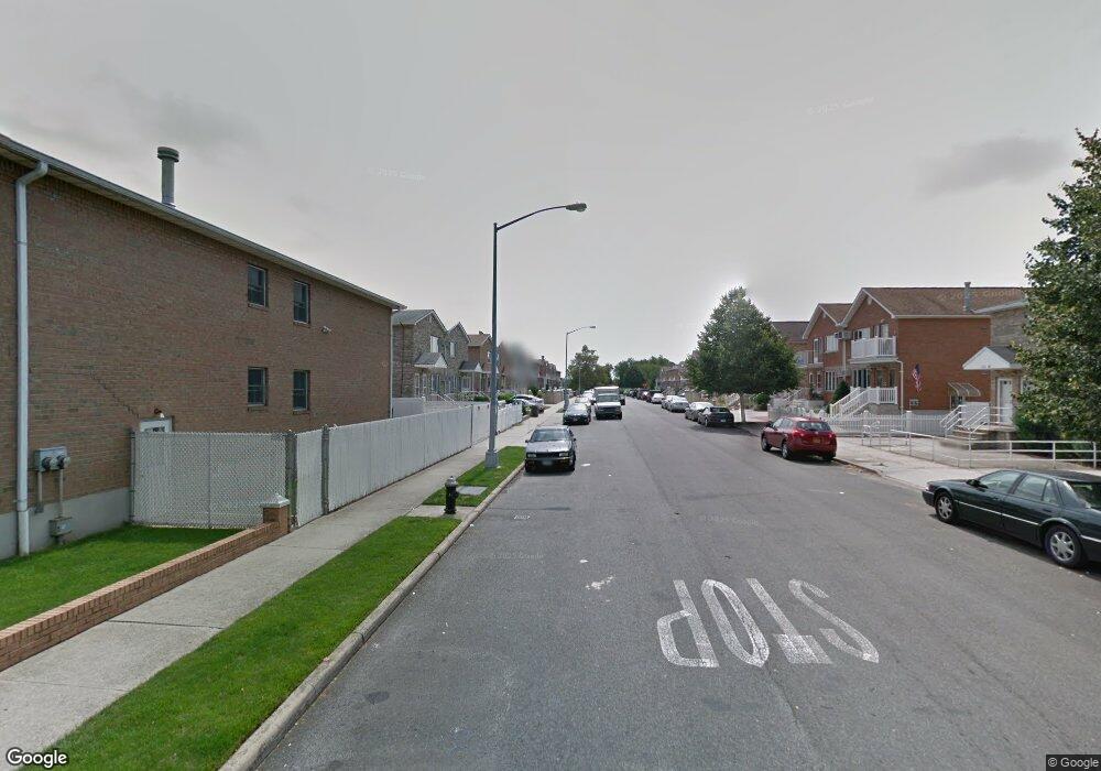 15546 76th St, Howard Beach, NY 11414 - photo 1