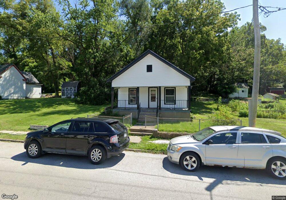 900 Fulton Ave, Hannibal, MO 63401 - photo 1