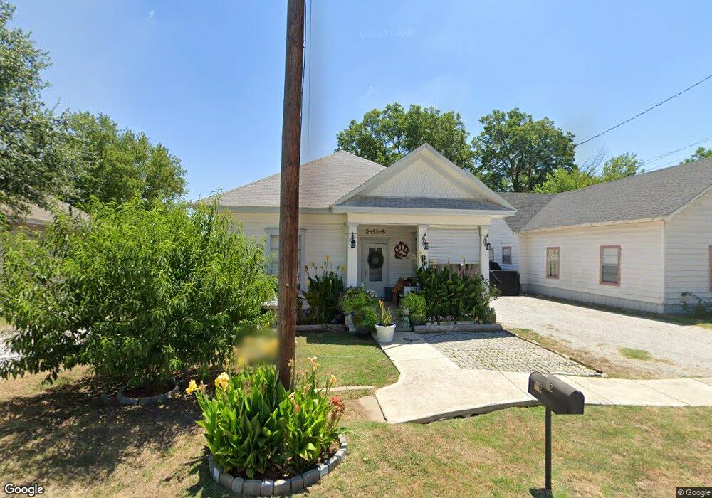 1102 N Dixon St, Gainesville, TX 76240 - photo 1