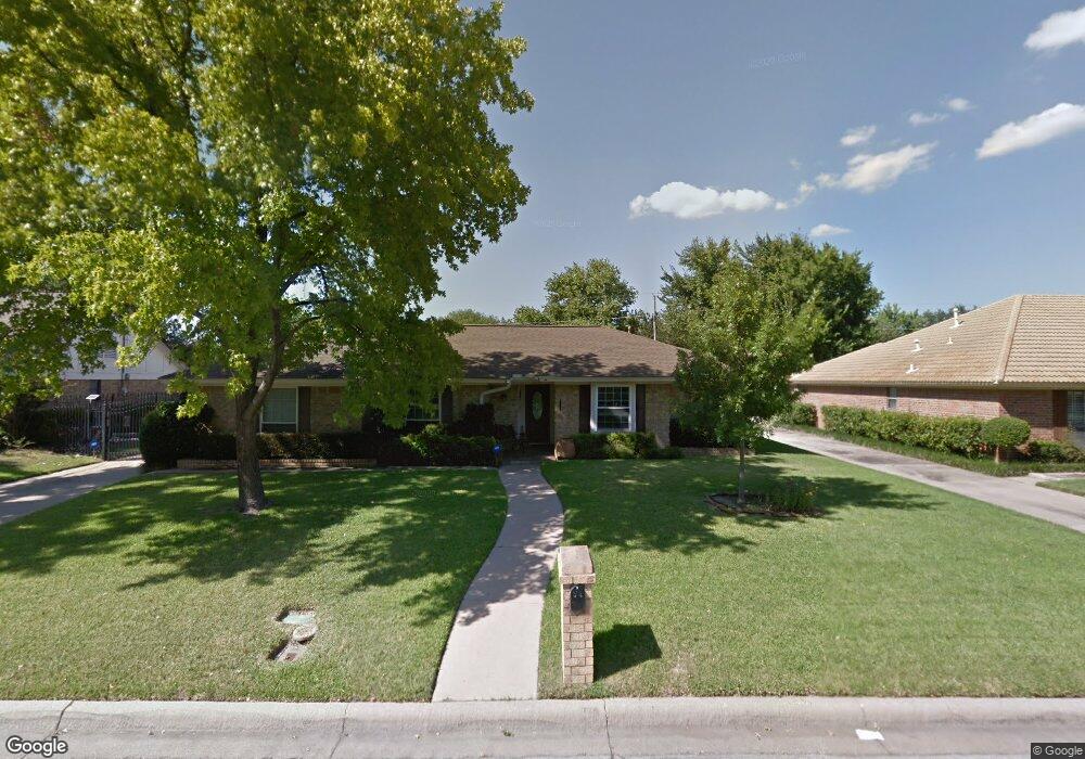 308 W Louella Dr, Hurst, TX 76054 - photo 1